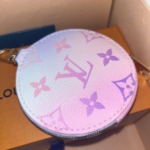 NWT Louis Vuitton Spring in the City round coin purse!